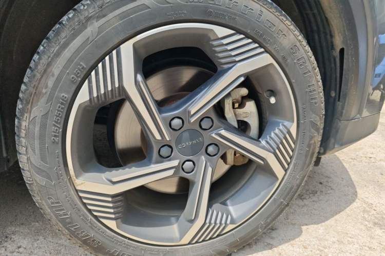 Used Lynk & Co 06 EM-P 2022 PHEV 84 km Range Pro Version Right Front Wheel Hub
