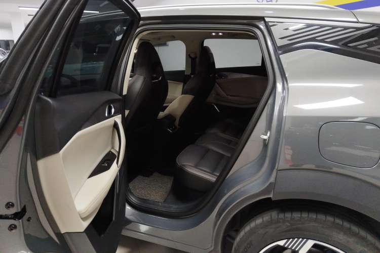 Used Lynk & Co 06 EM-P 2022 PHEV 84 km Range Pro Version Right Rear Seat