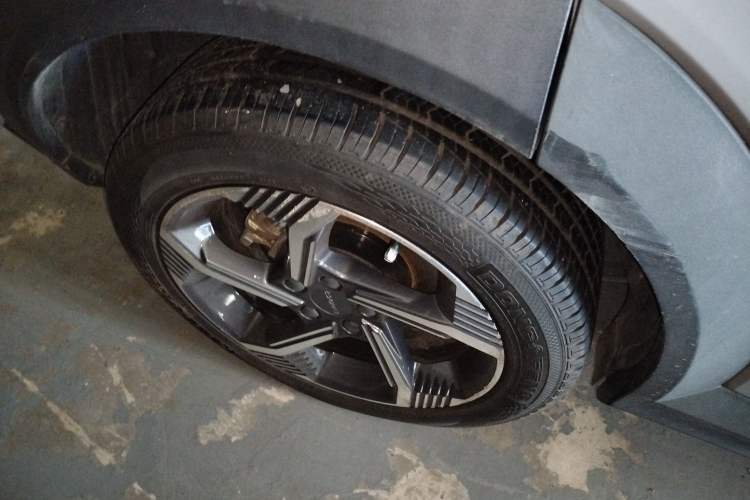 Used Lynk & Co 06 EM-P 2022 PHEV 84 km Range Pro Version Right Rear Wheel Hub