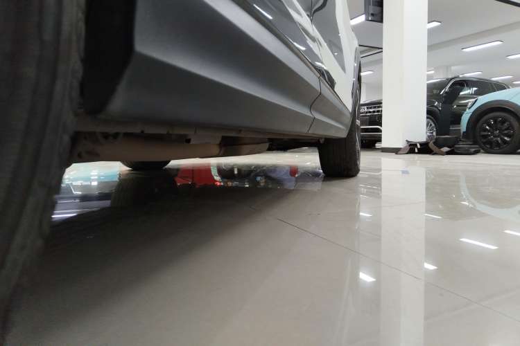 Used Lynk & Co 06 EM-P 2022 PHEV 84 km Range Pro Version Right Side Sill