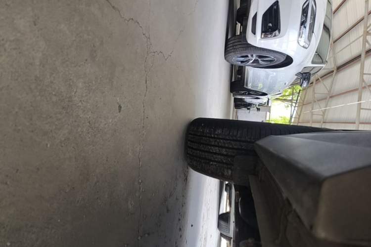 Used Lynk & Co 06 EM-P 2022 PHEV 84 km Range Pro Version Right Side Sill