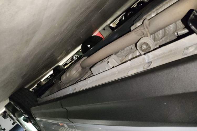 Used Lynk & Co 06 EM-P 2022 PHEV Shero Pink Special Edition Right Side Sill