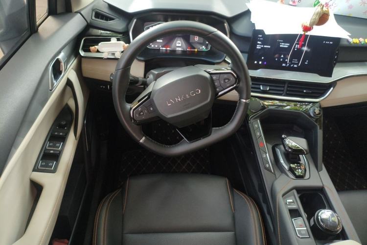 Used Lynk & Co 06 EM-P 2022 PHEV 84 km Range Pro Version Steering Wheel