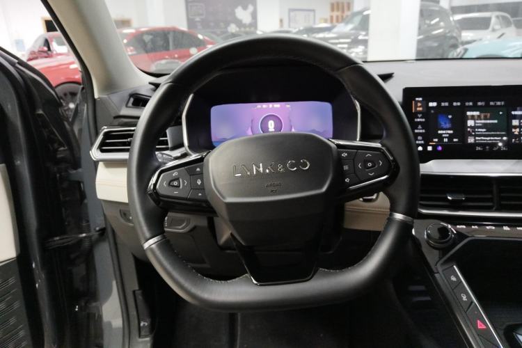 Used Lynk & Co 06 EM-P 2022 PHEV 84 km Range Pro Version Steering Wheel