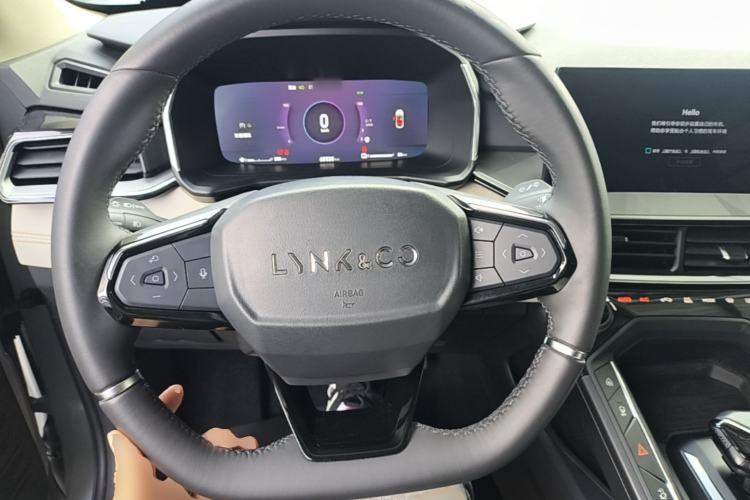 Used Lynk & Co 06 EM-P 2022 PHEV 84 km Range Pro Version Steering Wheel