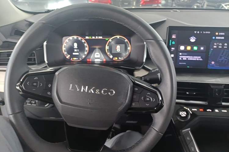 Used Lynk & Co 06 EM-P 2022 PHEV 84 km Range Pro Version Steering Wheel