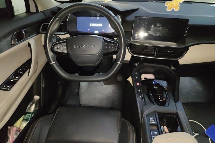 Used Lynk & Co 06 EM-P 2022 PHEV 84 km Range Pro Version Steering Wheel