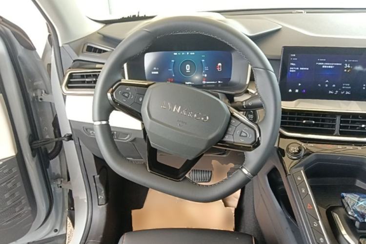 Used Lynk & Co 06 EM-P 2022 PHEV 84 km Range Pro Version Steering Wheel