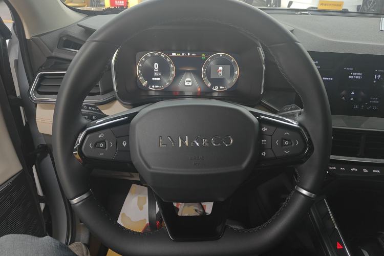 Used Lynk & Co 06 EM-P 2022 PHEV 84 km Range Pro Version Steering Wheel
