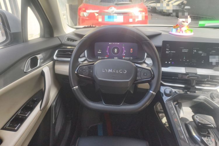 Used Lynk & Co 06 EM-P 2022 PHEV 84 km Range Pro Version Steering Wheel