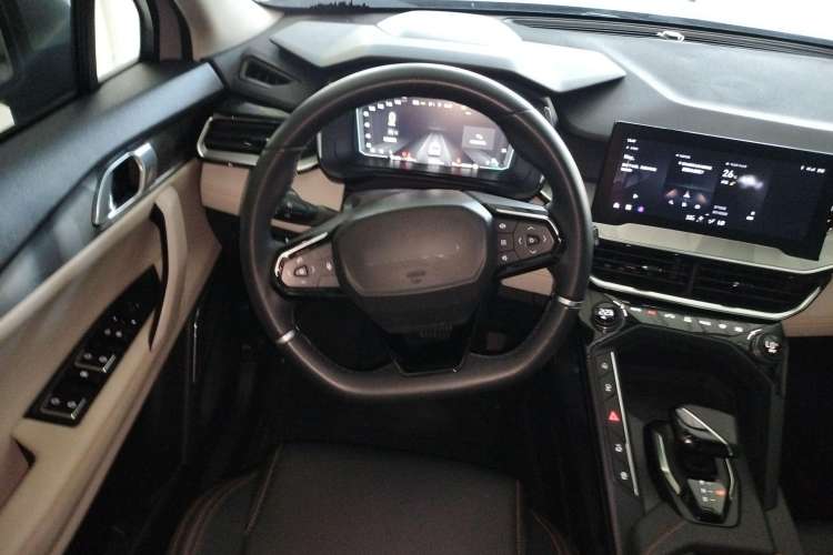Used Lynk & Co 06 EM-P 2022 PHEV 84 km Range Pro Version Steering Wheel