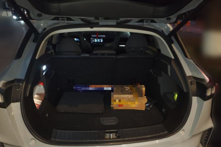 Used Lynk & Co 06 EM-P 2022 PHEV 84 km Range Pro Version Trunk