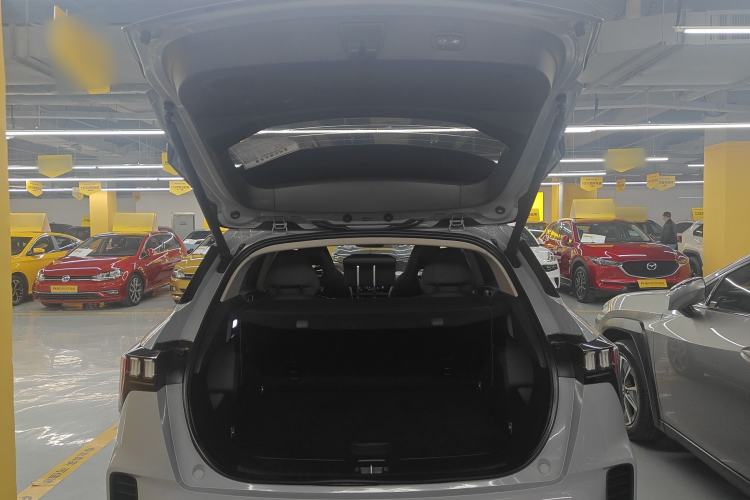 Used Lynk & Co 06 EM-P 2022 PHEV 84 km Range Pro Version Trunk