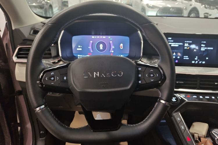 Used Lynk & Co 06 EM-P 2022 PHEV Shero Pink Special Edition Steering Wheel