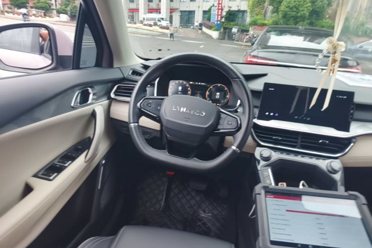 Used Lynk & Co 06 EM-P 2022 PHEV 84 km Range Pro Version Steering Wheel