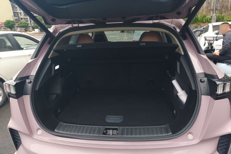 Used Lynk & Co 06 EM-P 2022 PHEV 84 km Range Pro Version Trunk