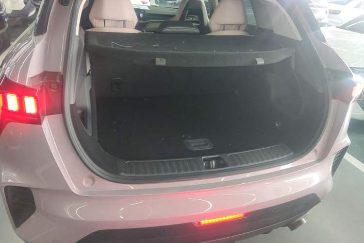 Used Lynk & Co 06 EM-P 2022 PHEV Shero Pink Special Edition Trunk