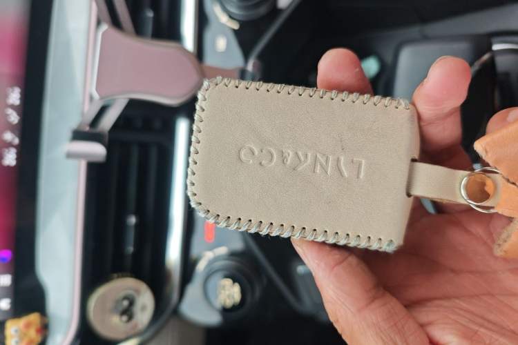 Used Lynk & Co 06 EM-P 2022 PHEV Shero Pink Special Edition Vehicle Key