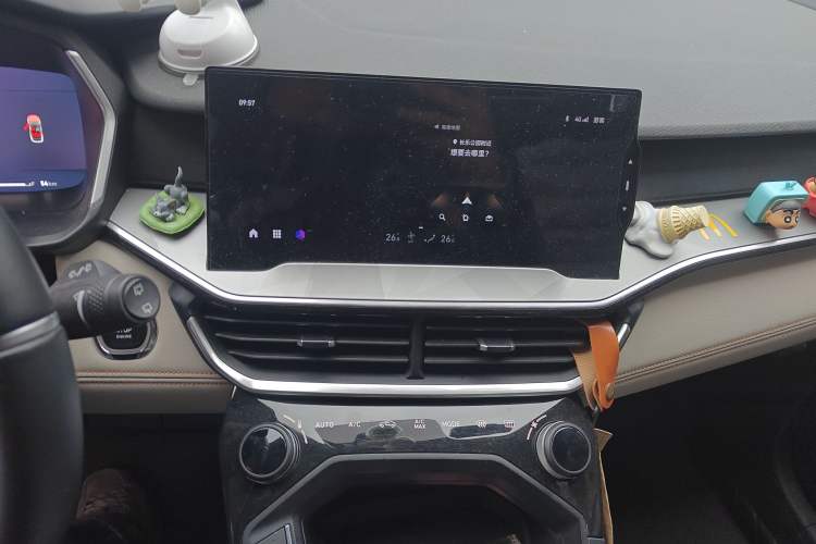 Used Lynk & Co 06 EM-P 2022 PHEV 84 km Range Pro Version Audio And AC Panel