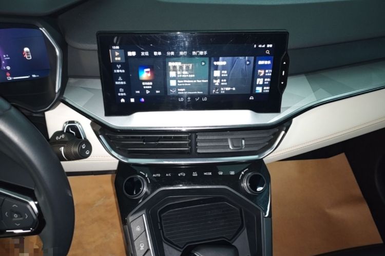 Used Lynk & Co 06 EM-P 2022 PHEV 84 km Range Pro Version Audio And AC Panel