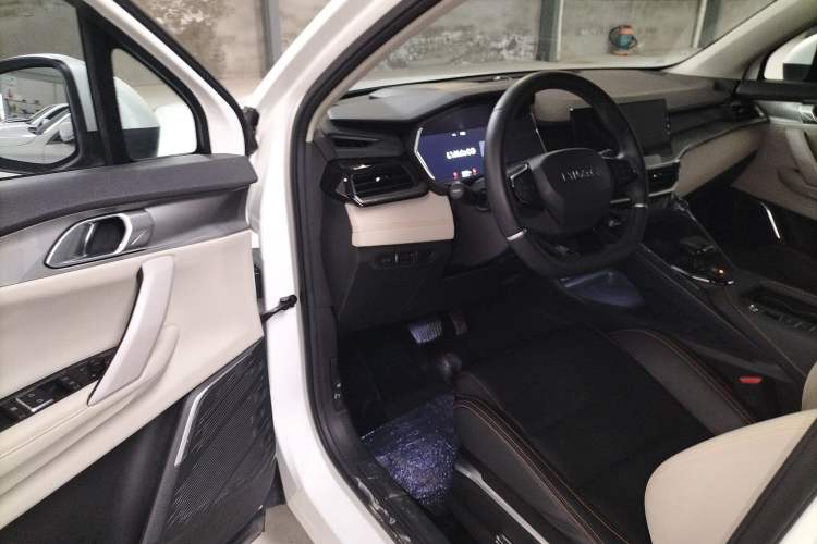 Used Lynk & Co 06 EM-P 2022 PHEV 84 km Range Pro Version Driver Seat