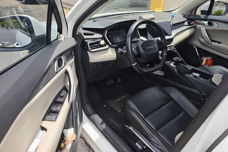 Used Lynk & Co 06 EM-P 2022 PHEV 84 km Range Pro Version Driver Seat