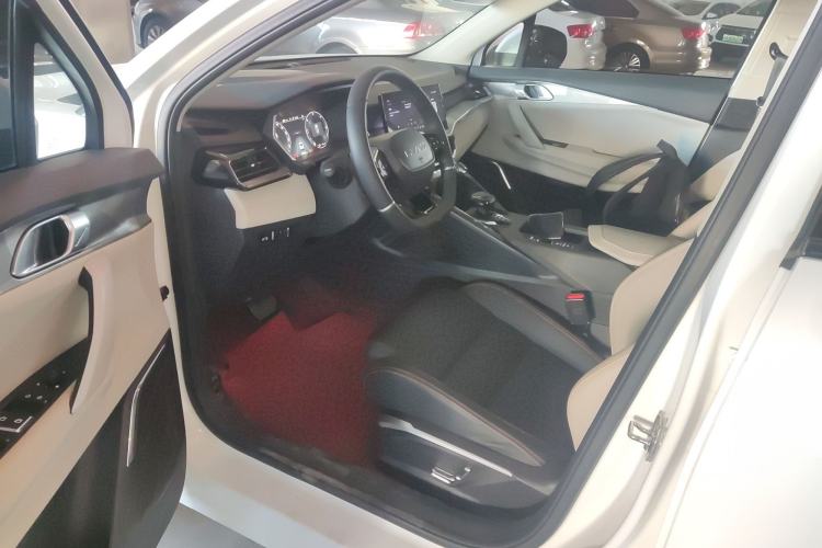 Used Lynk & Co 06 EM-P 2022 PHEV 84 km Range Pro Version Driver Seat