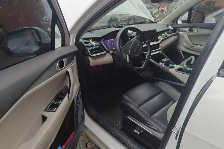 Used Lynk & Co 06 EM-P 2022 PHEV 84 km Range Pro Version Driver Seat