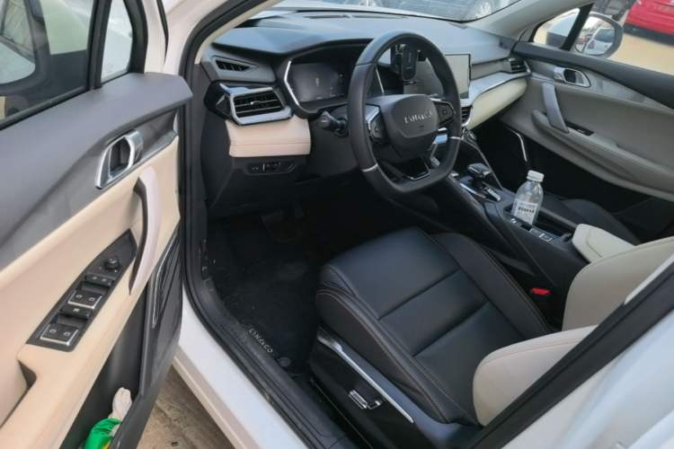 Used Lynk & Co 06 EM-P 2022 PHEV 84 km Range Pro Version Driver Seat