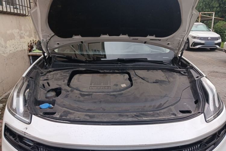 Used Lynk & Co 06 EM-P 2022 PHEV 84 km Range Pro Version Engine Bay
