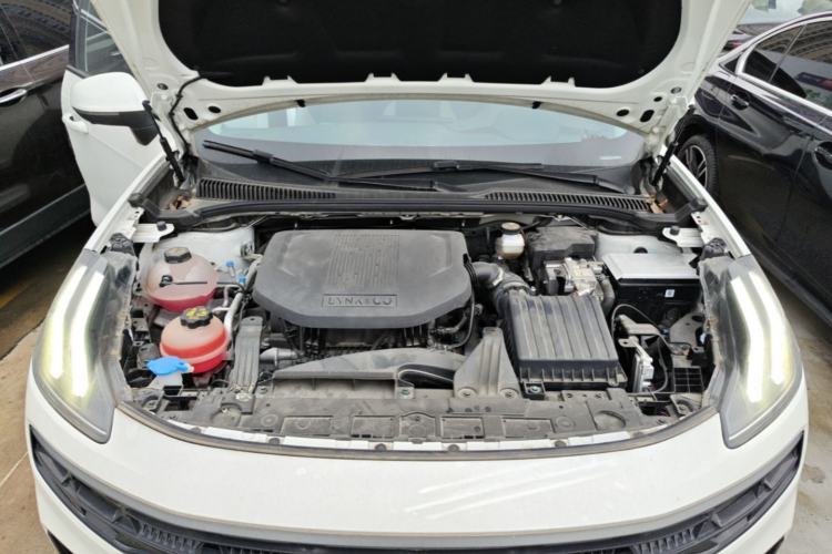 Used Lynk & Co 06 EM-P 2022 PHEV 84 km Range Pro Version Engine Bay