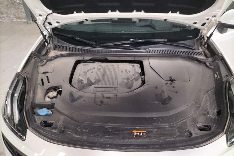 Used Lynk & Co 06 EM-P 2022 PHEV 84 km Range Pro Version Engine Bay