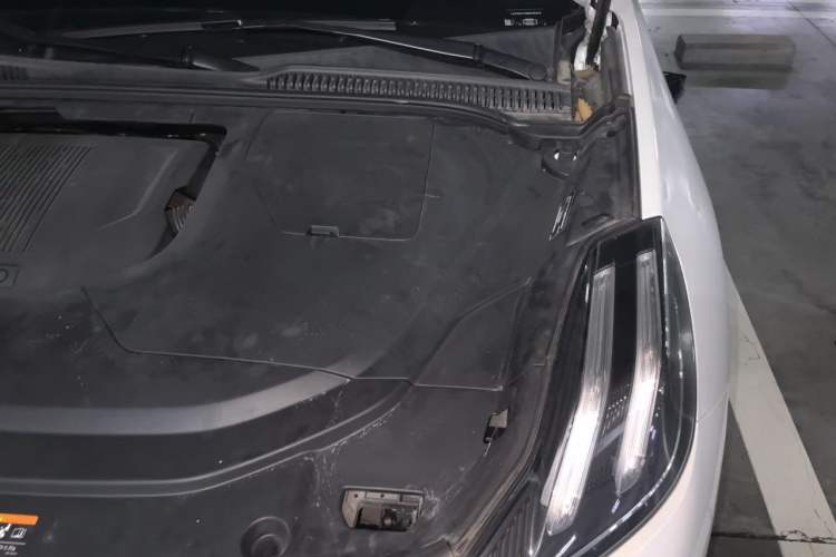 Used Lynk & Co 06 EM-P 2022 PHEV 84 km Range Pro Version Engine Bay Left