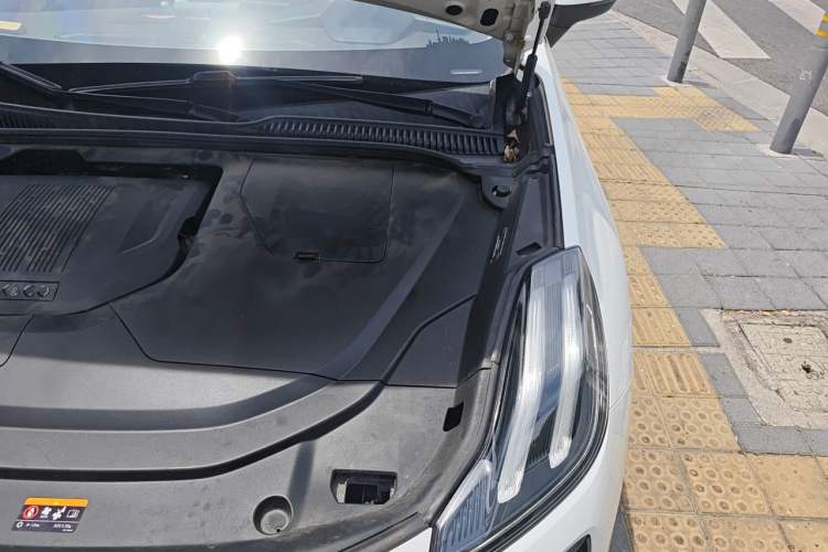Used Lynk & Co 06 EM-P 2022 PHEV 84 km Range Pro Version Engine Bay Left