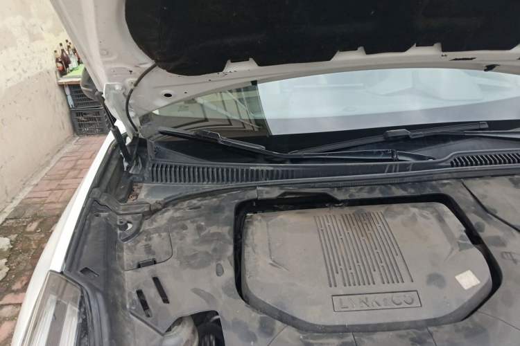 Used Lynk & Co 06 EM-P 2022 PHEV 84 km Range Pro Version Engine Bay Right