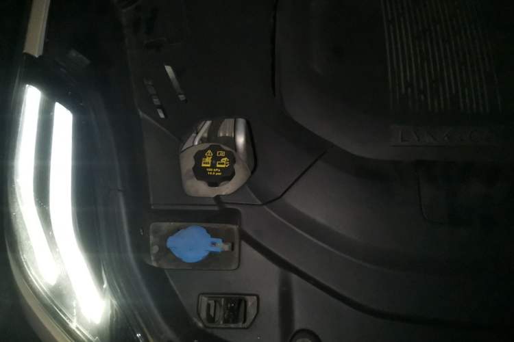 Used Lynk & Co 06 EM-P 2022 PHEV 84 km Range Pro Version Engine Bay Right
