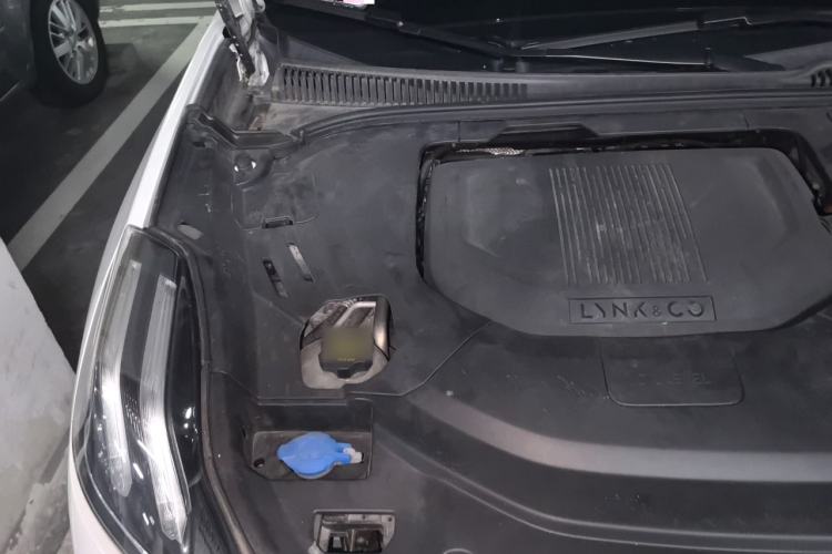 Used Lynk & Co 06 EM-P 2022 PHEV 84 km Range Pro Version Engine Bay Right