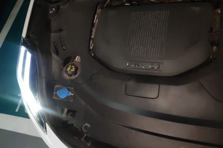 Used Lynk & Co 06 EM-P 2022 PHEV 84 km Range Pro Version Engine Bay Right