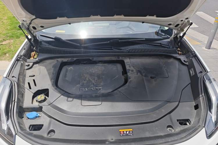 Used Lynk & Co 06 EM-P 2022 PHEV 84 km Range Pro Version Engine Bay