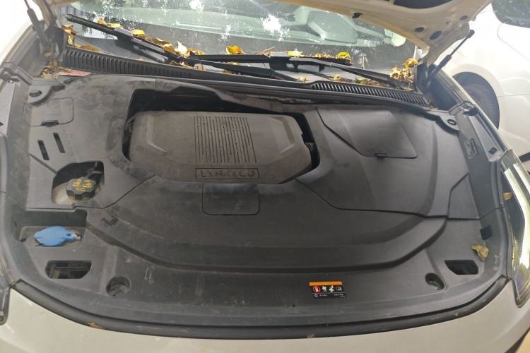 Used Lynk & Co 06 EM-P 2022 PHEV 84 km Range Pro Version Engine Bay