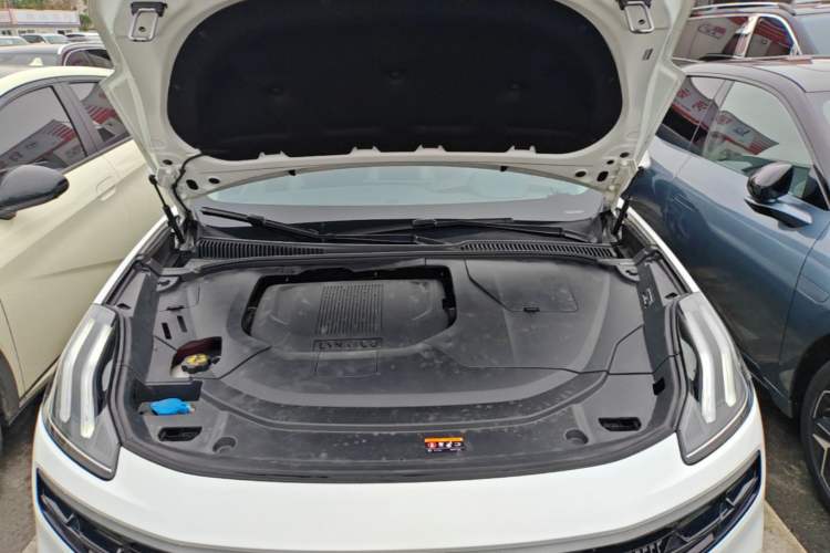 Used Lynk & Co 06 EM-P 2022 PHEV 84 km Range Pro Version Engine Bay