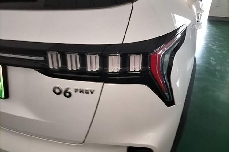 Used Lynk & Co 06 EM-P 2022 PHEV 84 km Range Pro Version Exterior 3