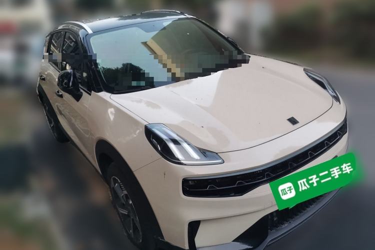 Used Lynk & Co 06 EM-P 2022 PHEV 84 km Range Pro Version Front Right 45 Deg