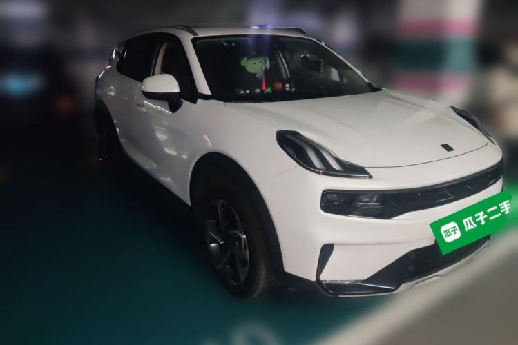 Used Lynk & Co 06 EM-P 2022 PHEV 84 km Range Pro Version Front Right 45 Deg