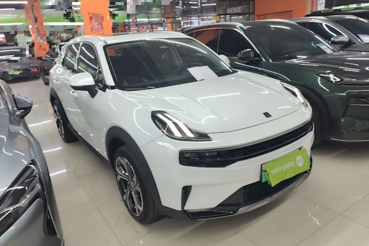 Used Lynk & Co 06 EM-P 2022 PHEV 84 km Range Pro Version Front Right 45 Deg