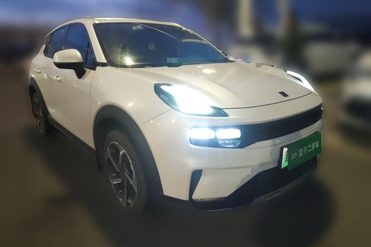 Used Lynk & Co 06 EM-P 2022 PHEV 84 km Range Pro Version Front Right 45 Deg