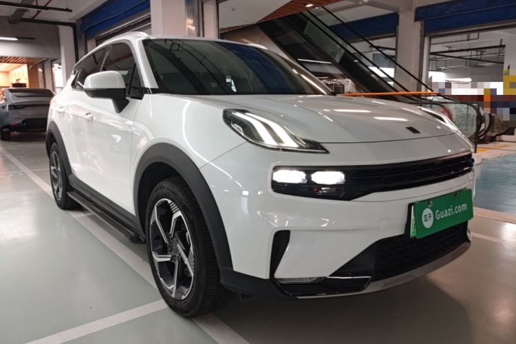 Used Lynk & Co 06 EM-P 2022 PHEV 84 km Range Pro Version Front Right 45 Deg