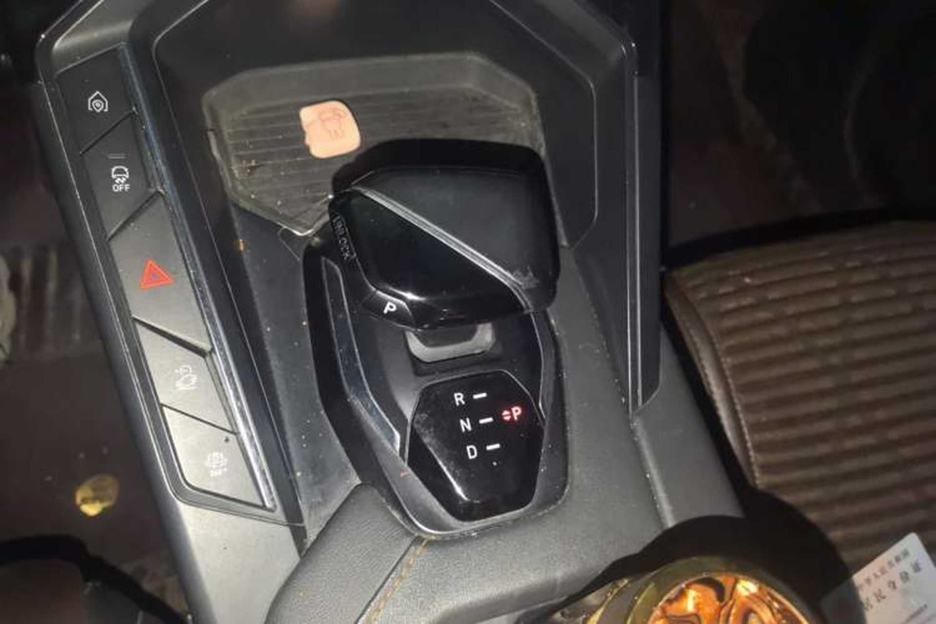 Used Lynk & Co 06 EM-P 2022 PHEV 84 km Range Pro Version Gear Lever