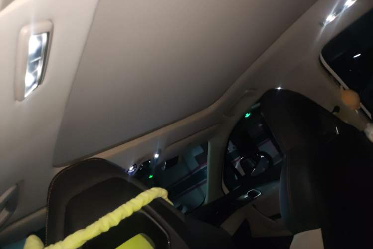 Used Lynk & Co 06 EM-P 2022 PHEV 84 km Range Pro Version Headliner