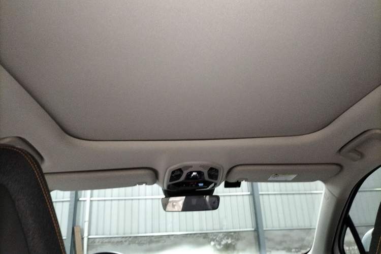 Used Lynk & Co 06 EM-P 2022 PHEV 84 km Range Pro Version Headliner